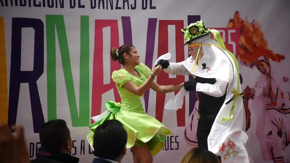 Pasarela danzas Carnaval Congreso 4