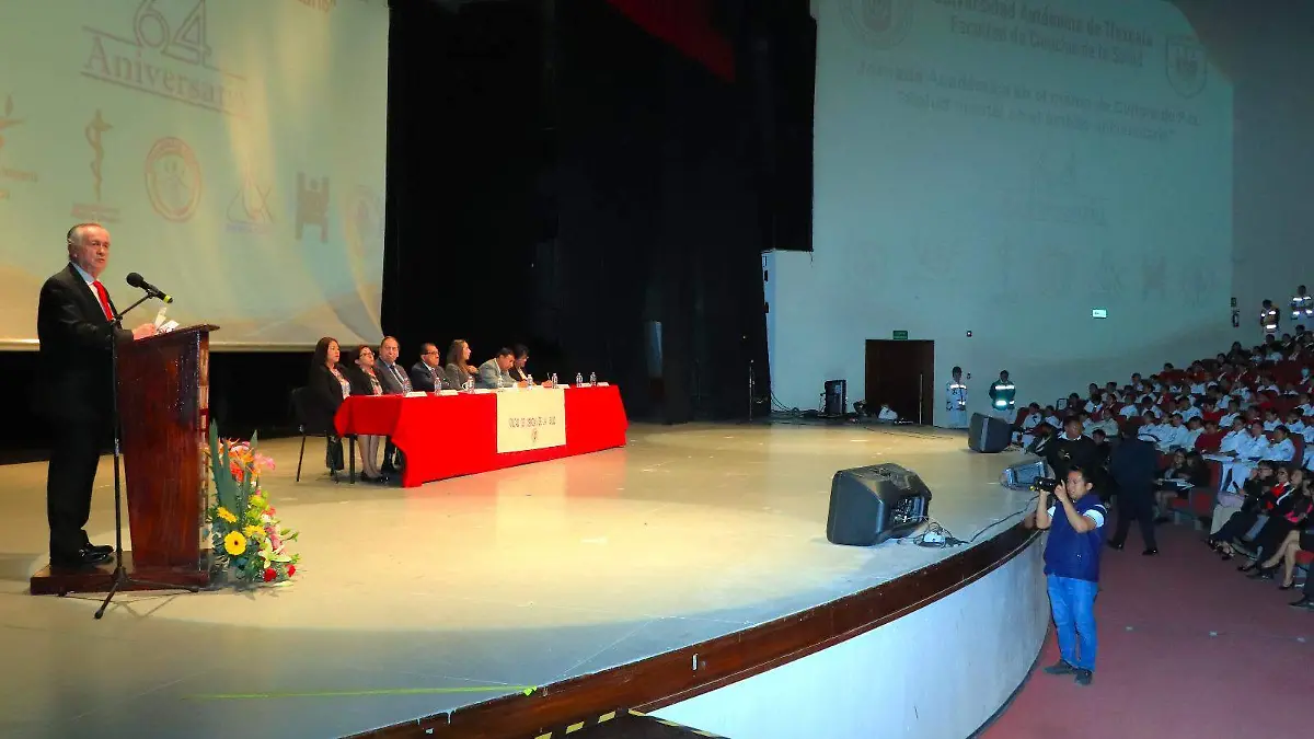 JOSÉ FRANCISCO, DIRECTOR CIENCIAS SALUD