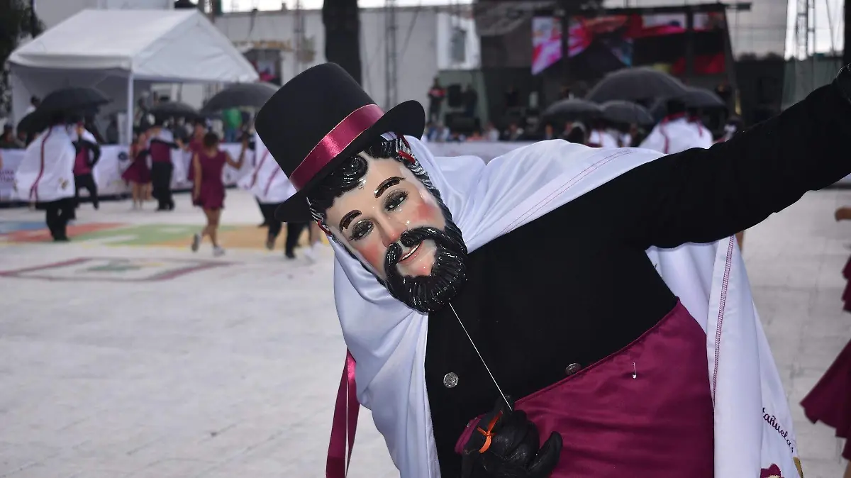 Santa 2 Santa Cruz Tlaxcala comenzó con sus fiestas carnestolendas huehue