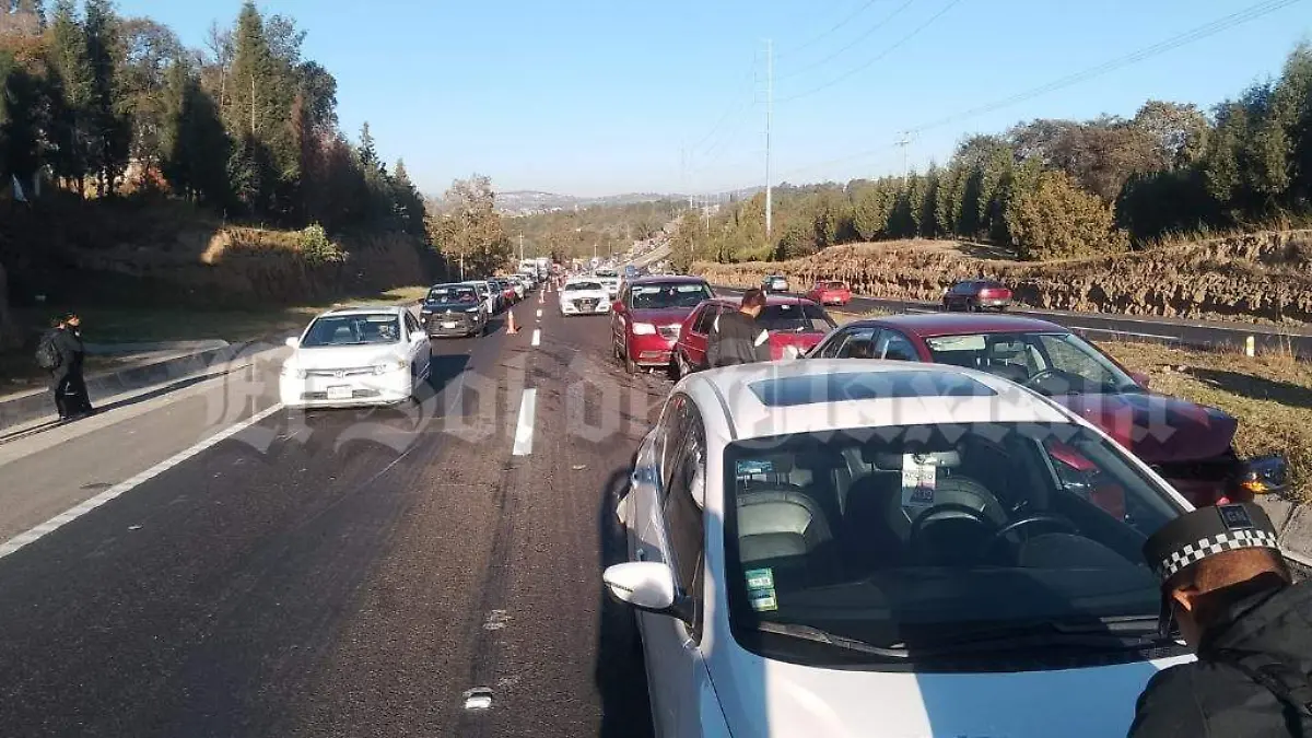 Marca Choque múltiple se registra en el libramiento Apizaco-Huamantla 2