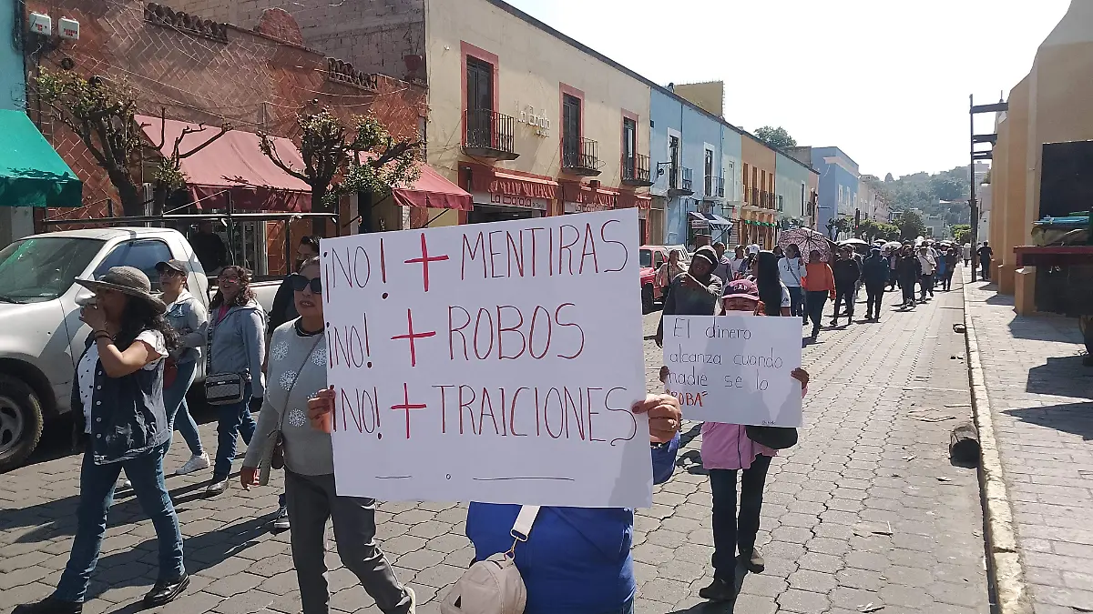 MAESTROS RECHAZAN LA LEY DEL ISSSTE