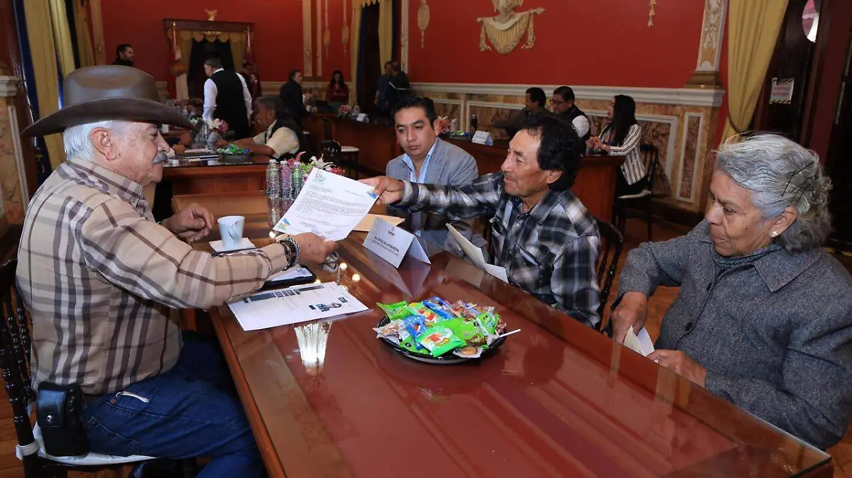 Audiencia palacio de gobierno 3