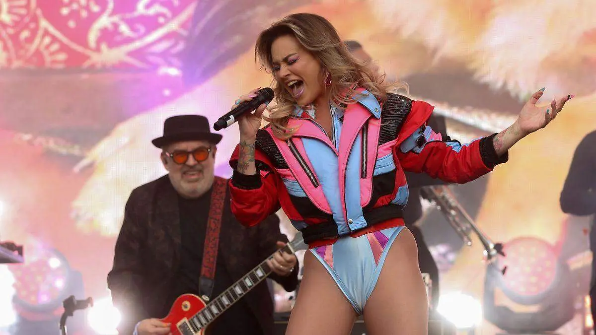 Música para mandar a volar en el Vive Latino