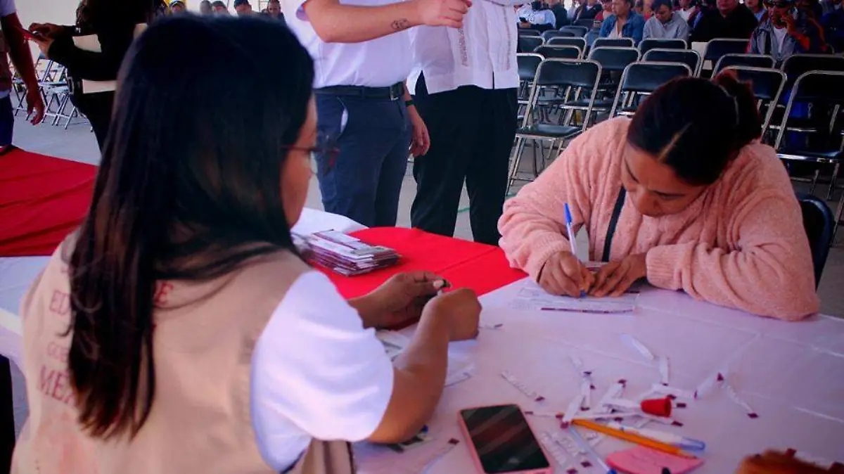 TRÁMITE ENTREGA TARJETA RITA CETINA