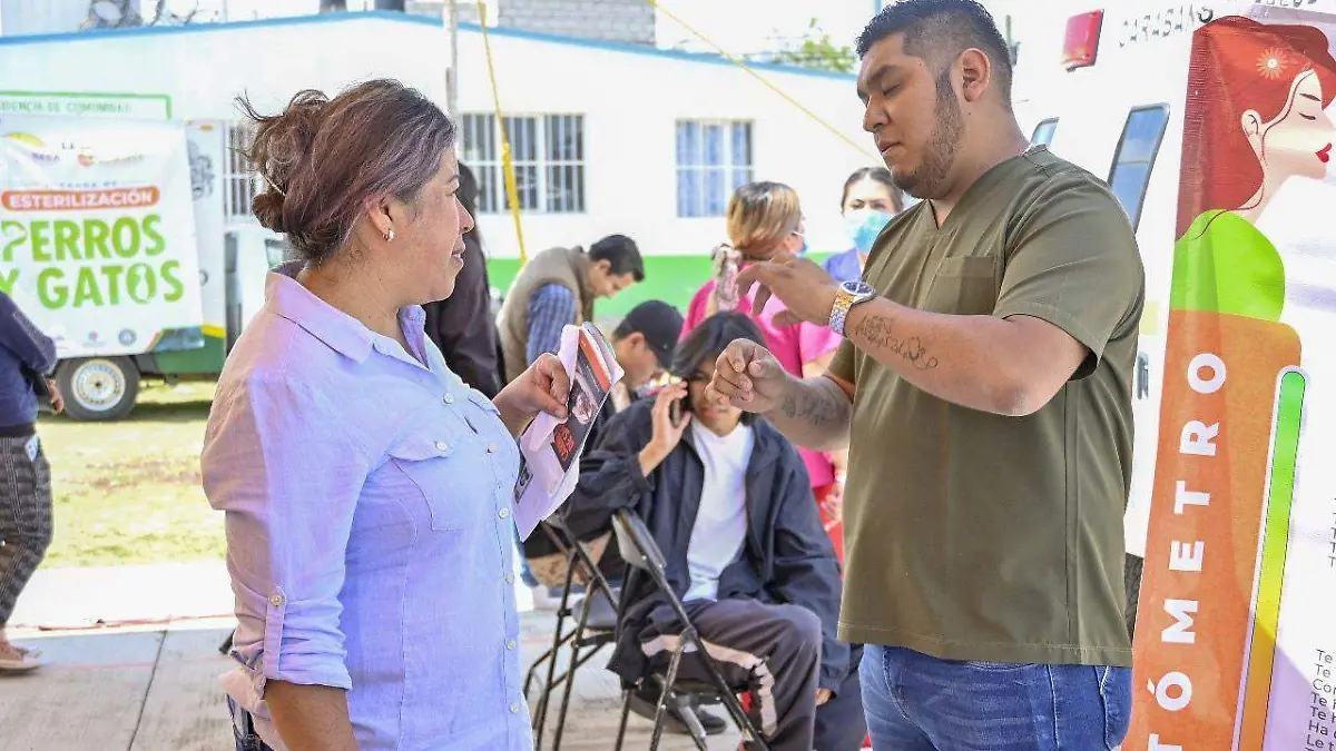 beneficiarios de la caravana de salud en Huamantla 2