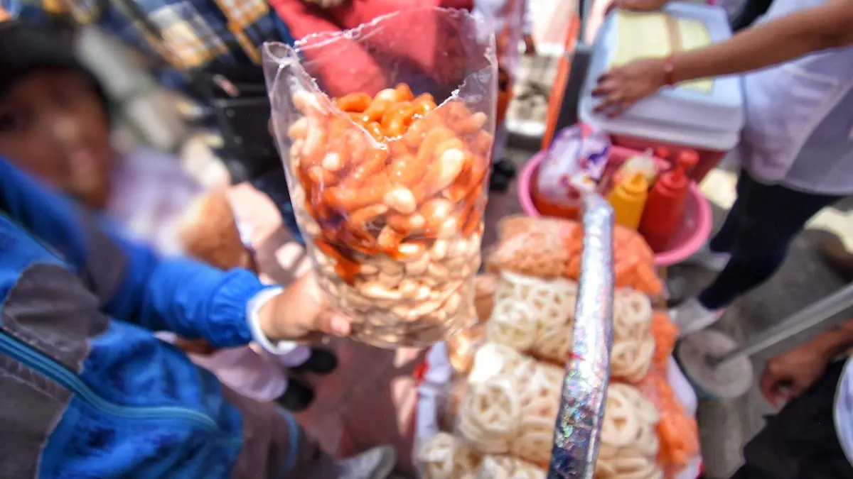 Chatarra afuera escuelas2