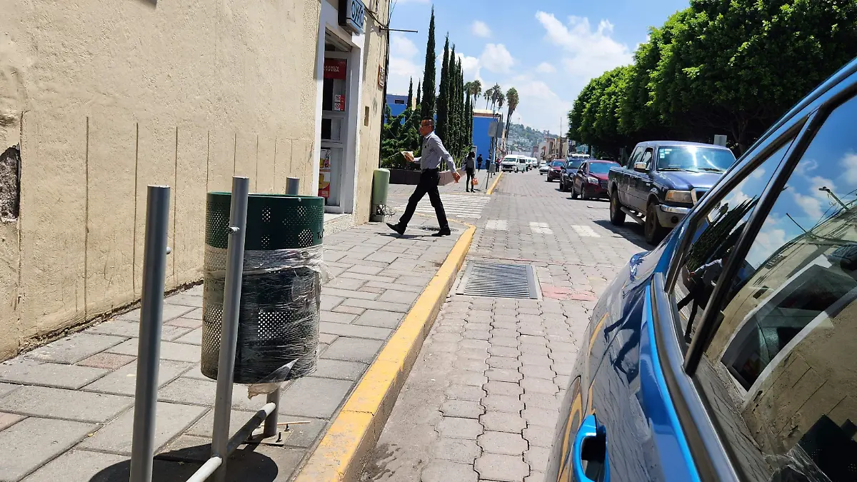 Robo botes basura (1)