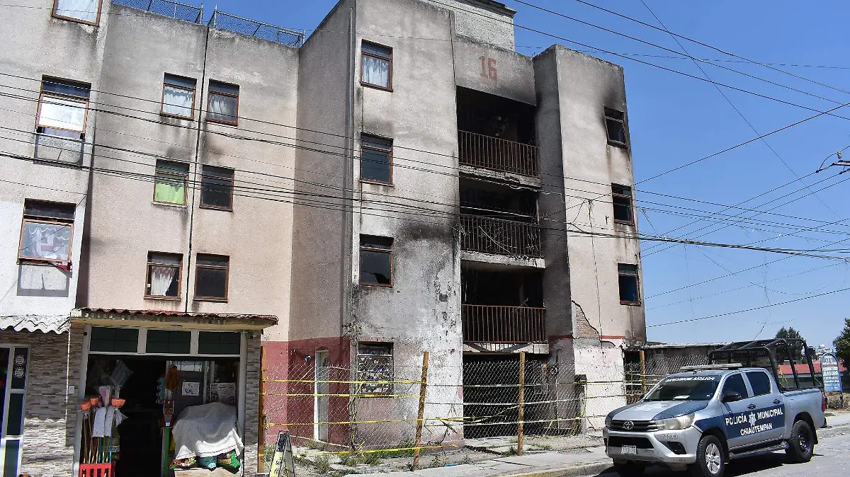 damnificados del edificio dañado en El Llanito