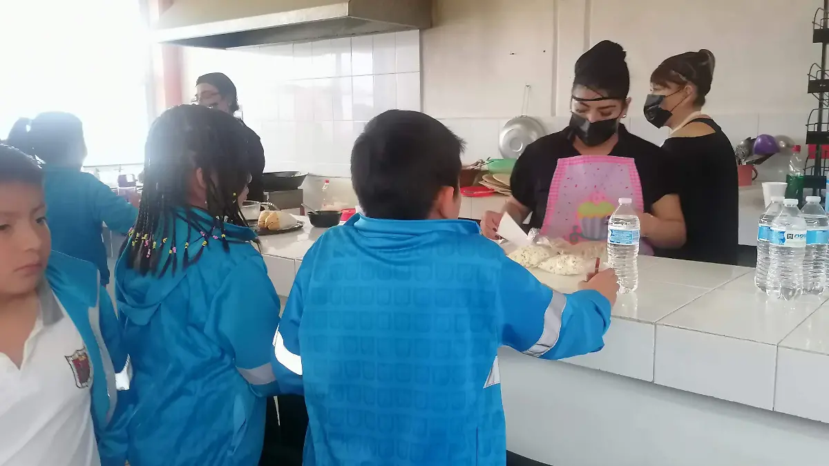 PADRES DE FAMILIA FESTEJOS CUMPLE 