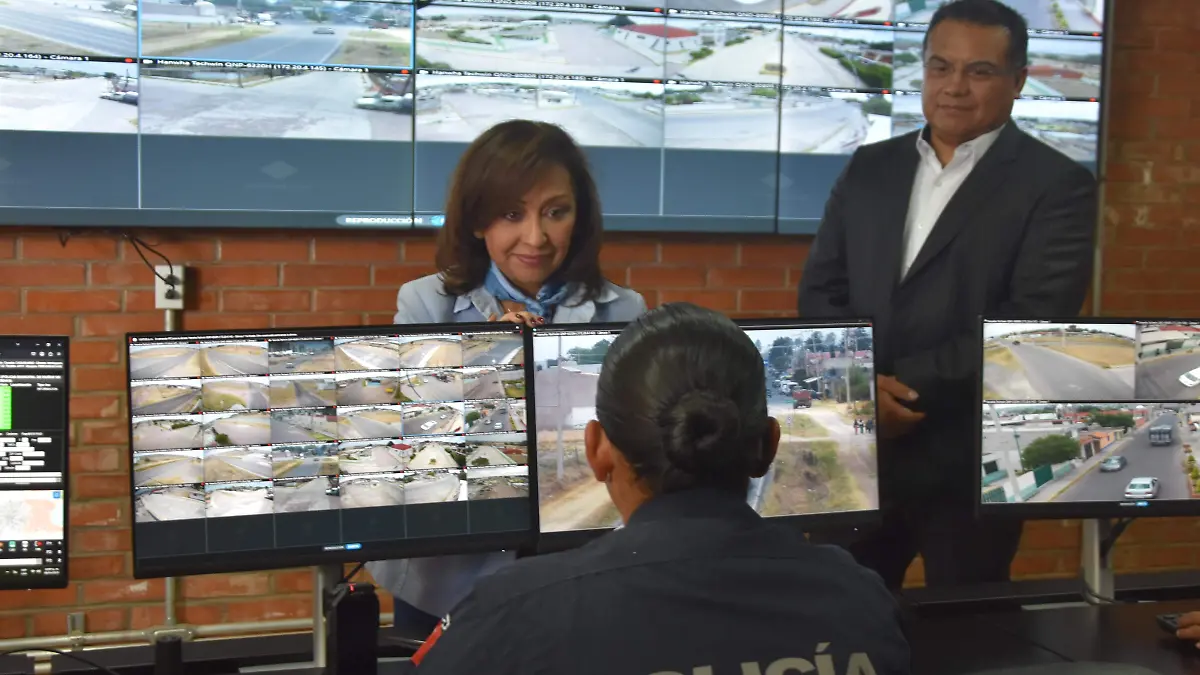 LORENA CUÉLLAR CISNEROS