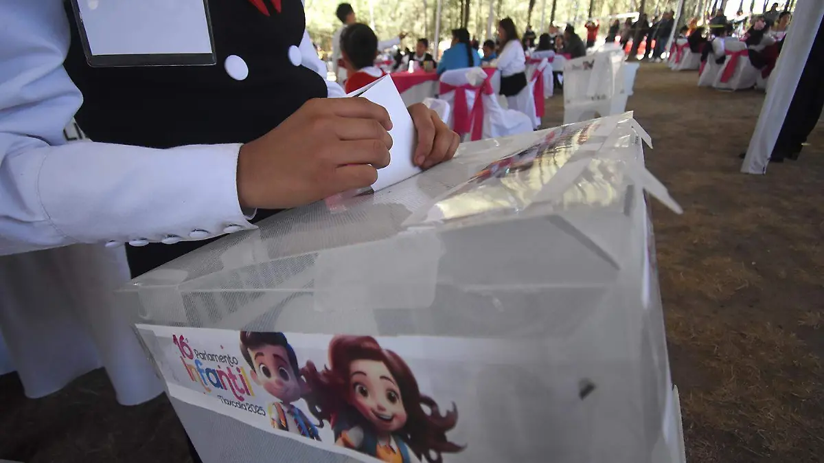 ASAMBLEA PARLAMENTO INFANTIL (2)