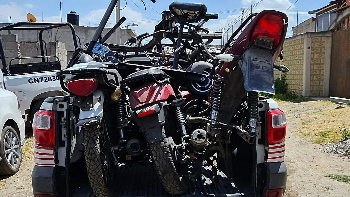 Catea FGJE predio en El Alto, Chiautempan, y encuentra vehículos con reporte de robo