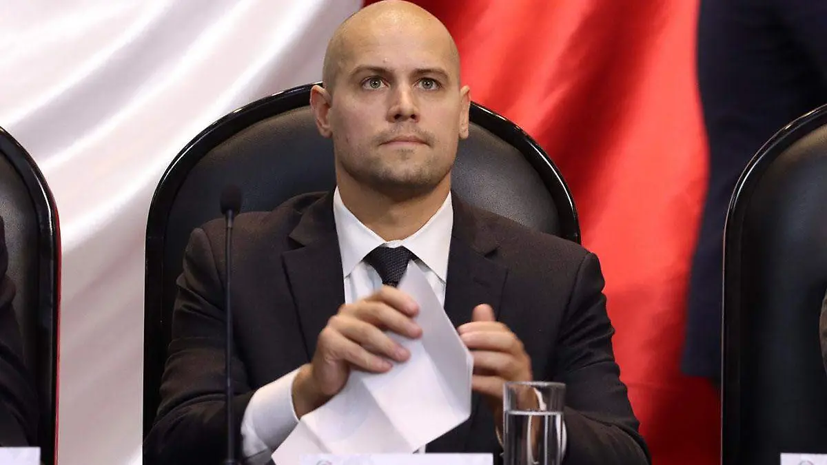 Expiloto OVNI diputados2