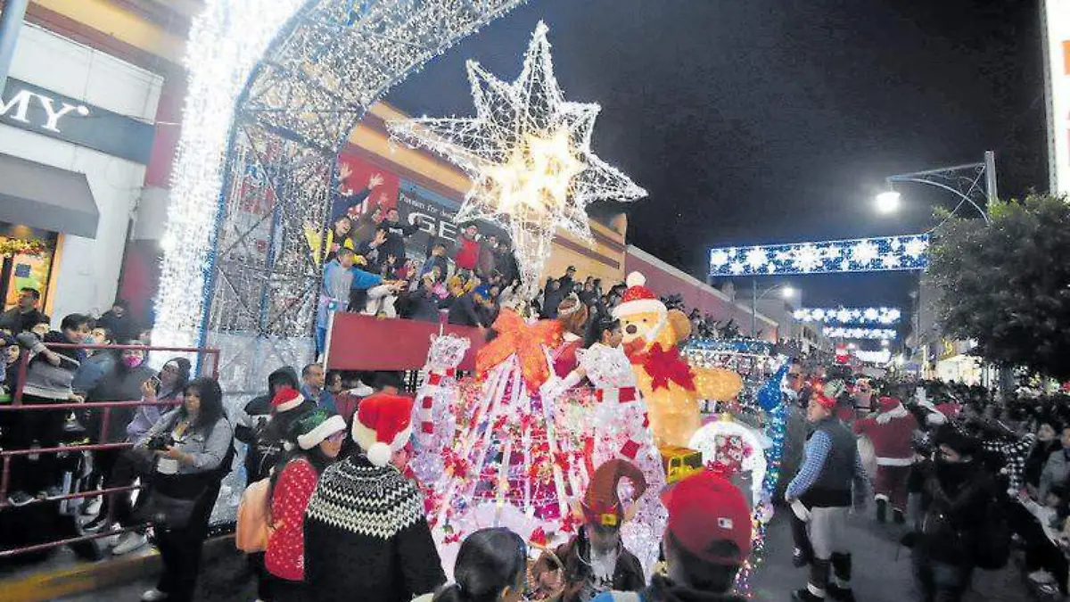 Un total de70 contingentes ofrecieron música, bailes y personajes icónicos de la temporada