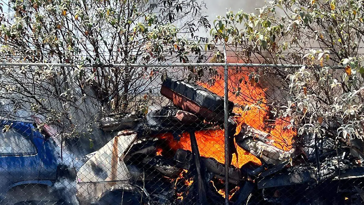 Incendio corralón (2)