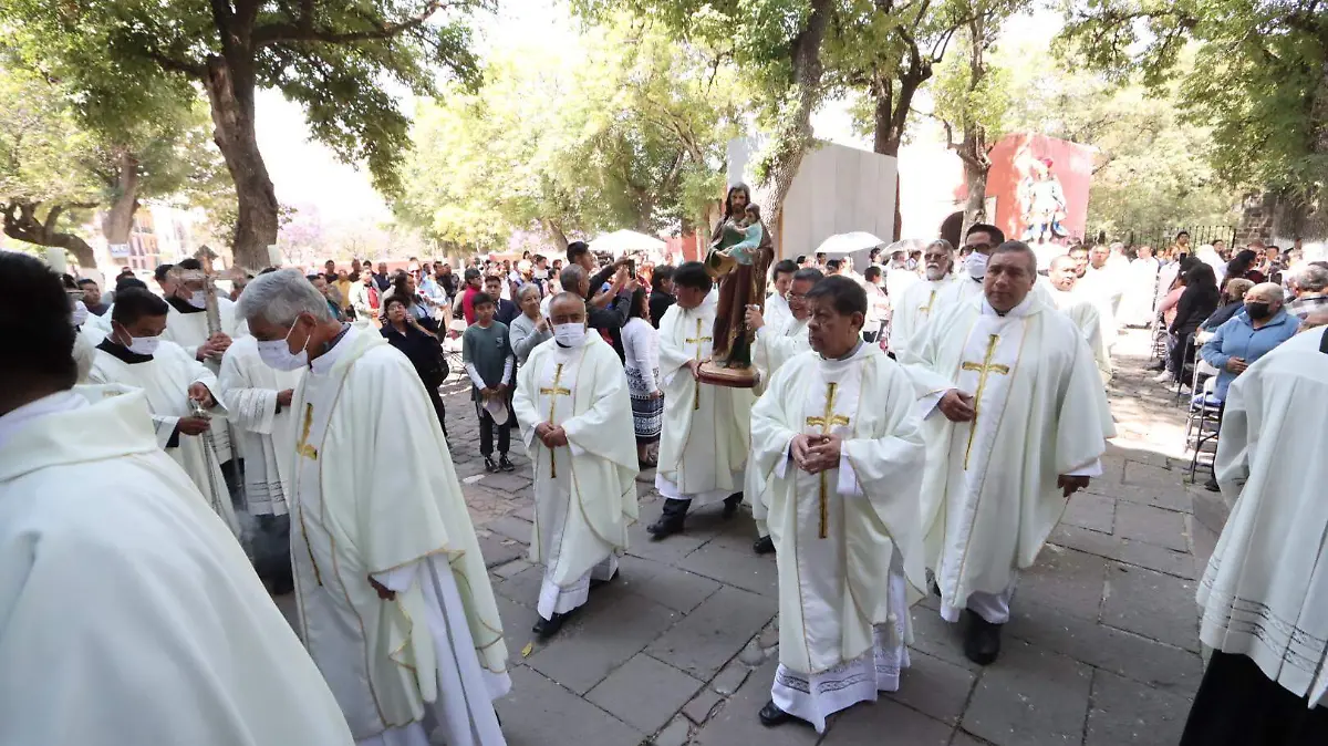 PROCESIÓN SACERDOTES 6