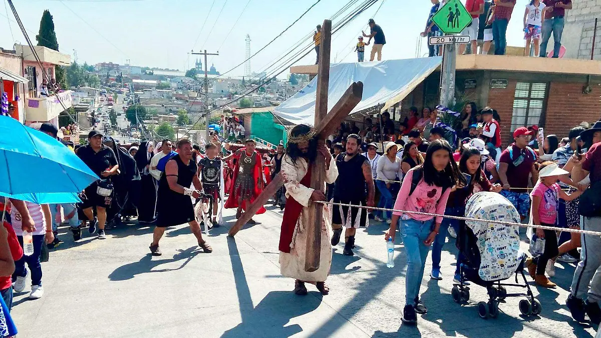 Golpes-de-calor,-procesión