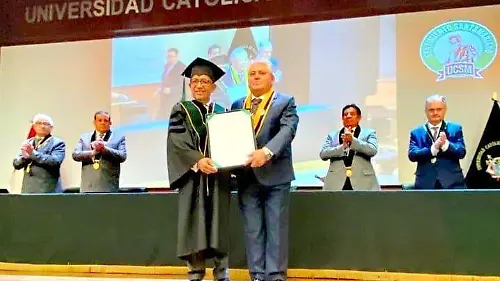 28 Recibe Rector de la UAT el grado Doctor Honoris Causa en Perú A