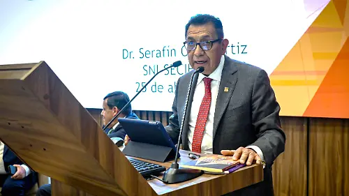 30 Presenta Rector modelo educativo de la UATx en la UCSM de Arequipa, Perú (1)