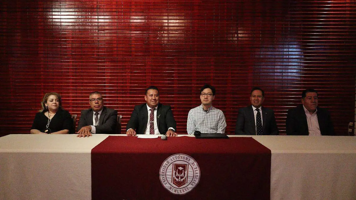 universidad de Texas imparte conferencias (1)