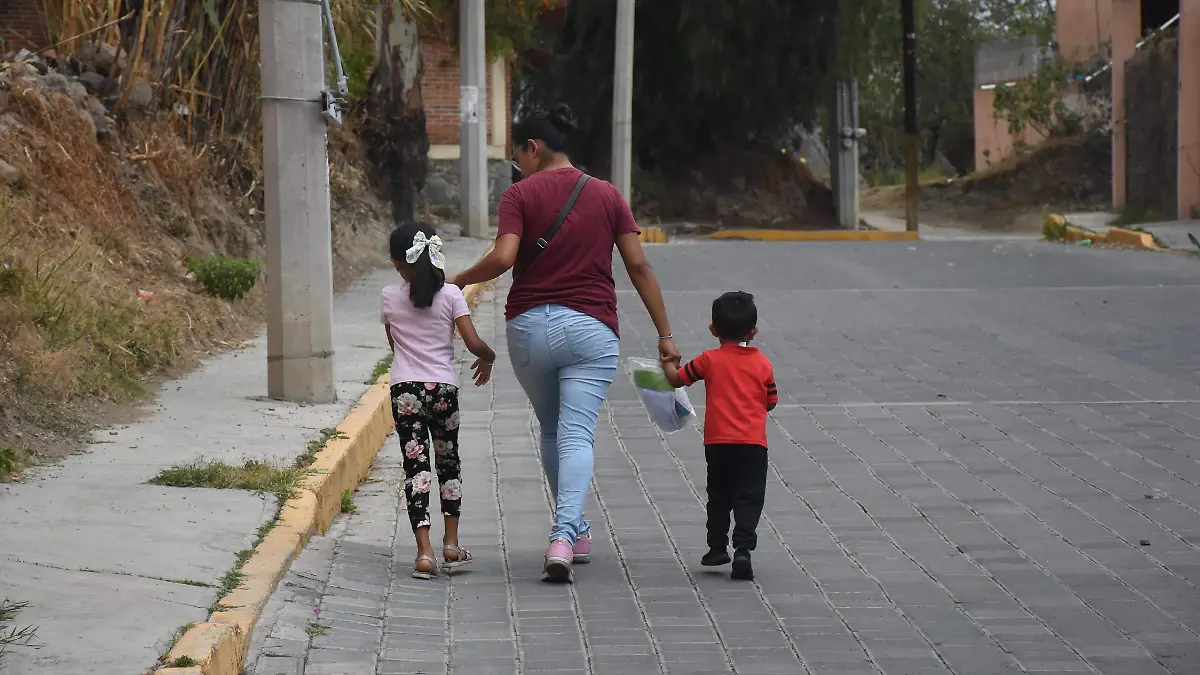 Mujeres madres hijos (4)
