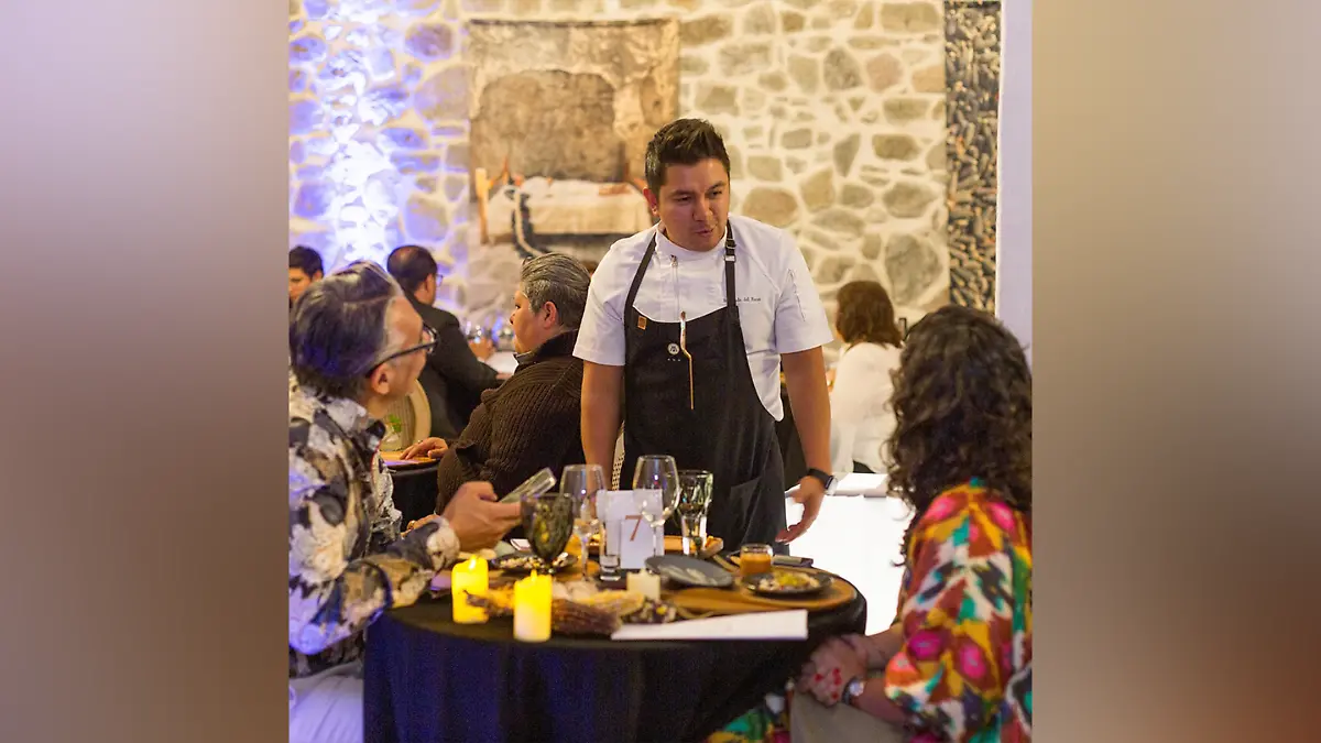 Fernando del Razo Chef 1.1.