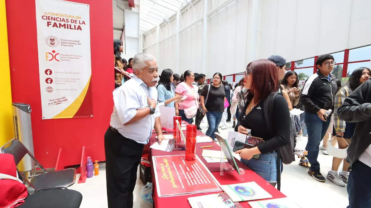 FERIA PROFESIOGRAFICA UATX 6