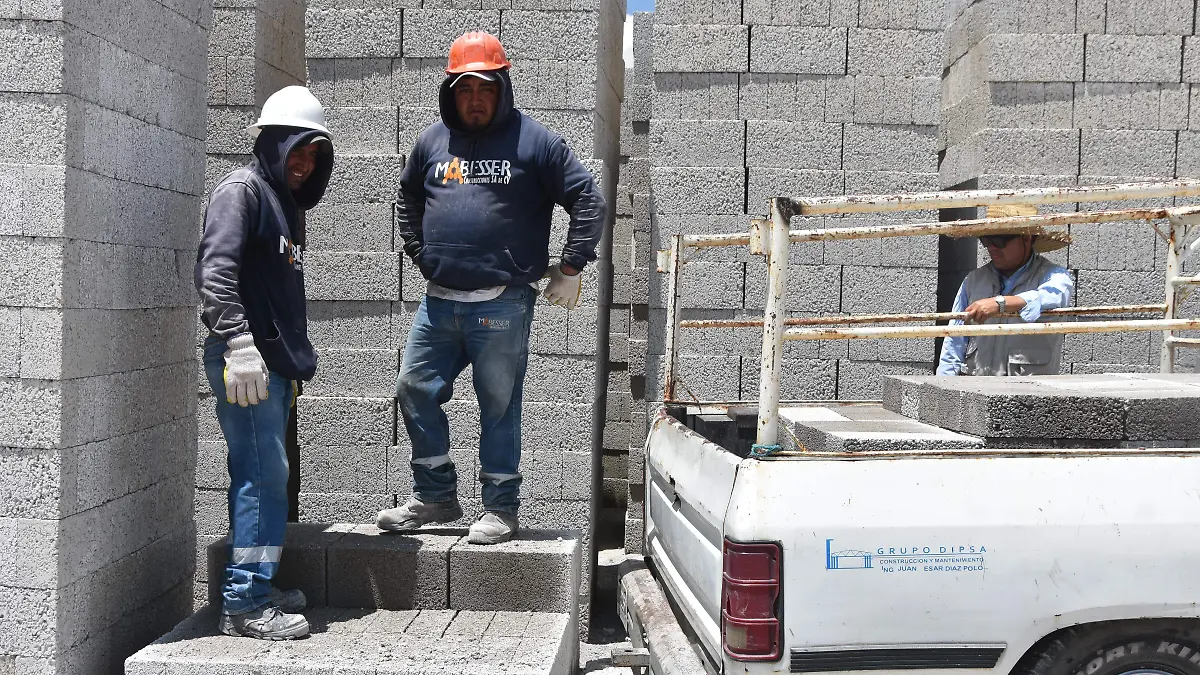 CALOR EN TLAXCALA, trabajadores, construcción