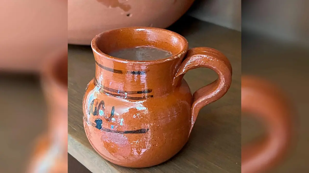 Jarro-de-barro,-atole