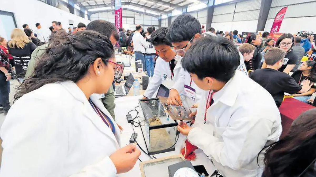 Jóvenes estudiantes acudieron al Primer Congreso de Robótica Aplicada de Ciencia y Tecnología 2024  Mizpah Zamora