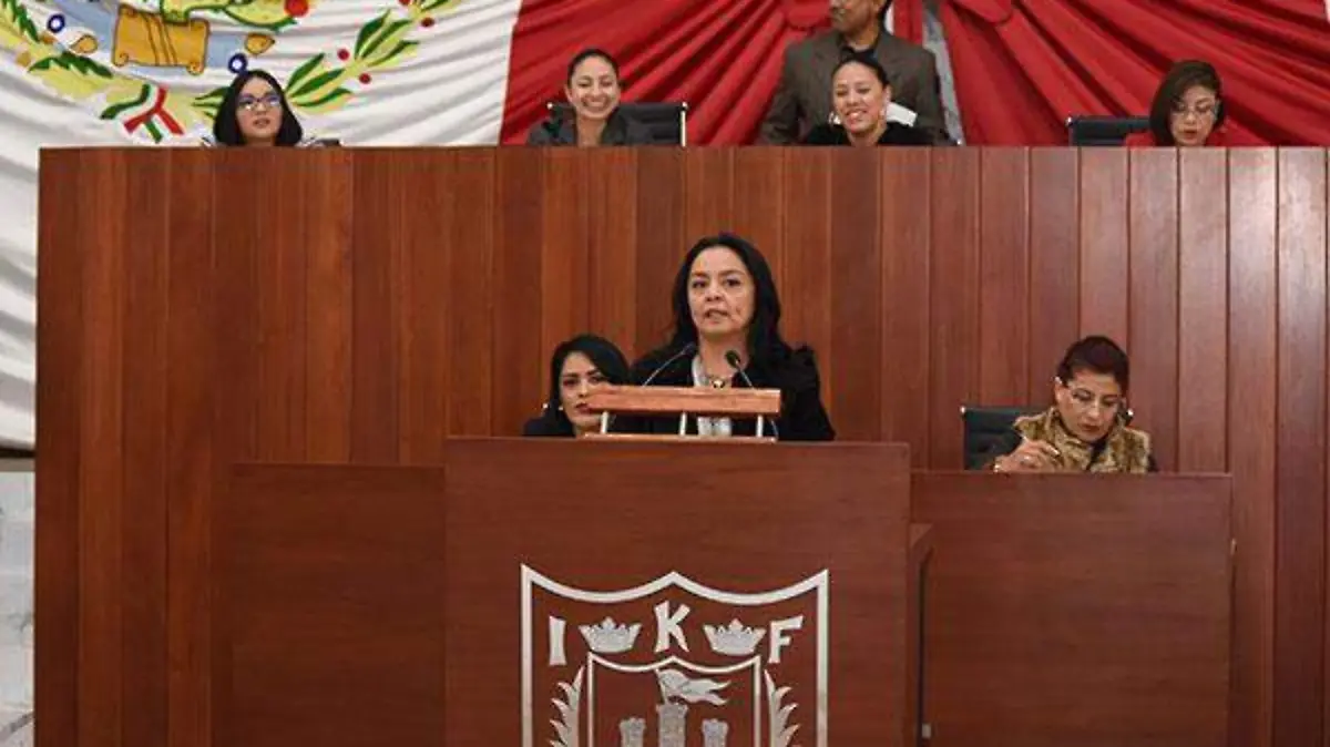 MAYRA-VÁZQUEZ-(2)