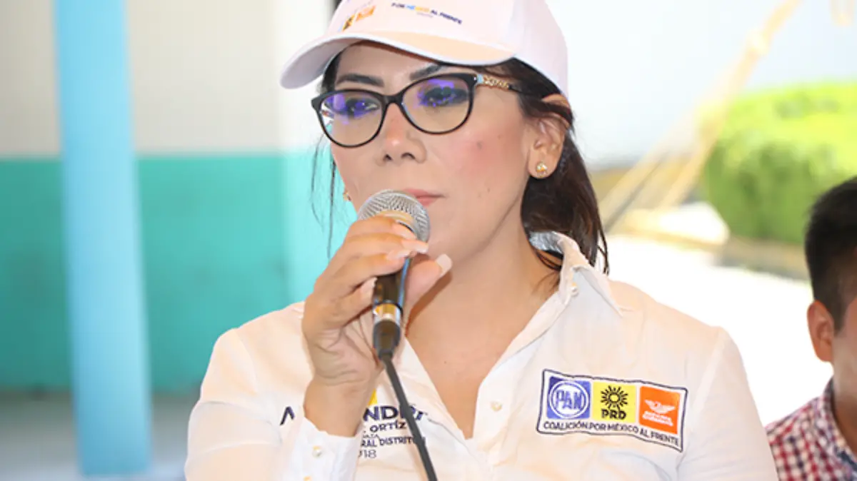 Alejandra-Ramírez-sigue-recibiendo-respaldo-ciudadano