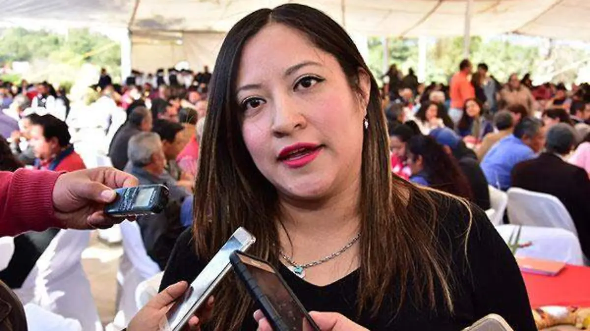 CLAUDIA