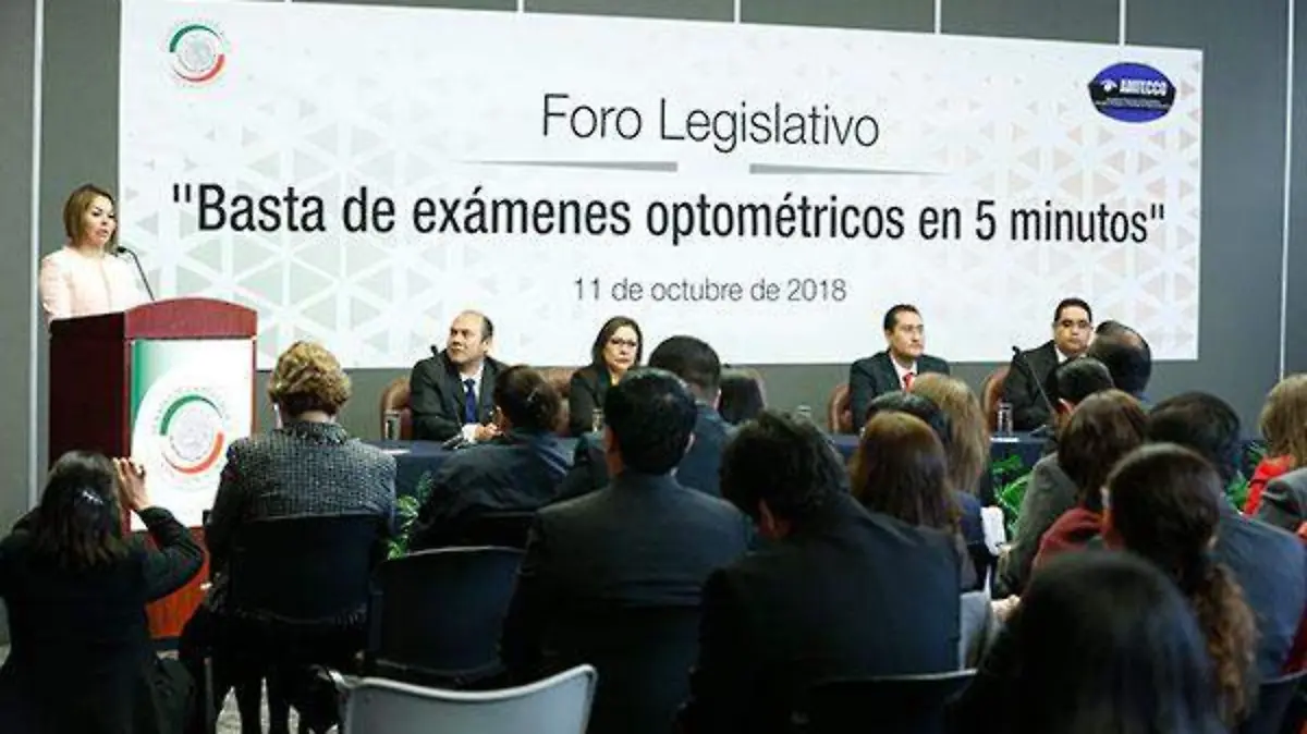 SENADORA-1