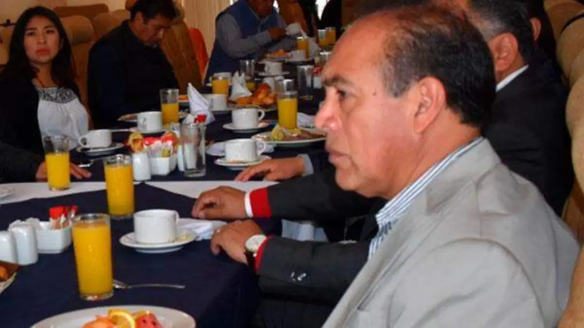 EL-ALCALDE-TOMÁS