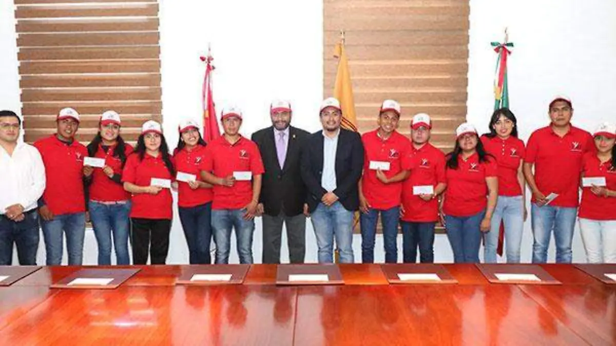 ESTUDIANTES