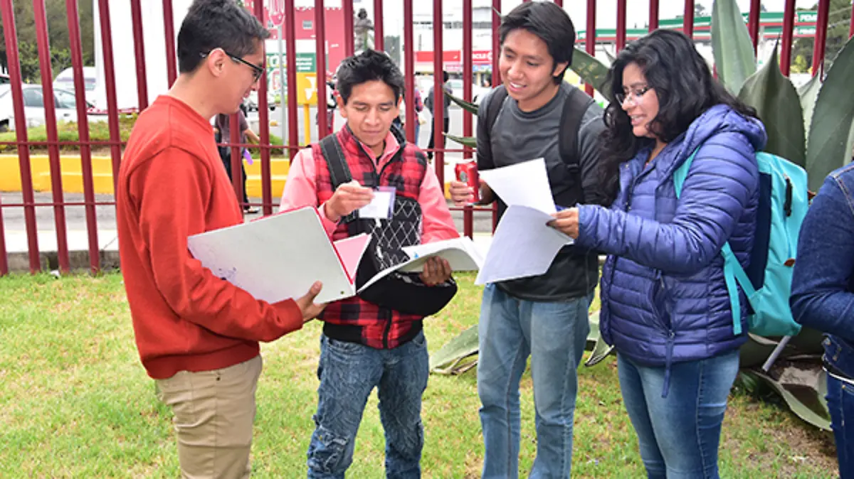 Estudiantes-Servicio-Social--(2)