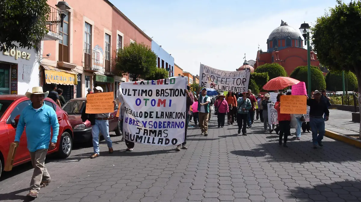 MANIFESTANTES IXTENCO 01