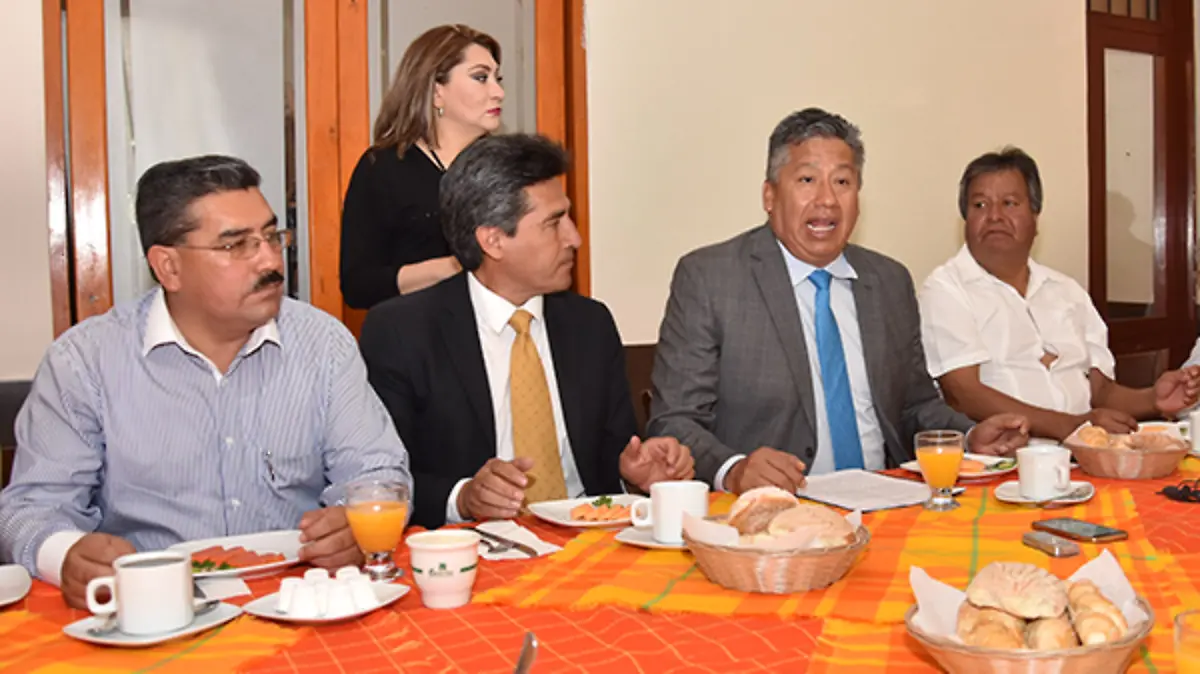 Constitución--(2)