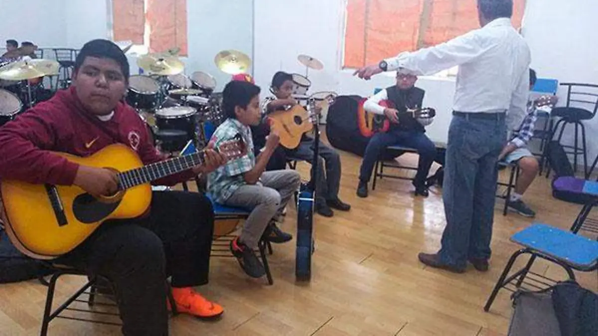 GUITARRA-