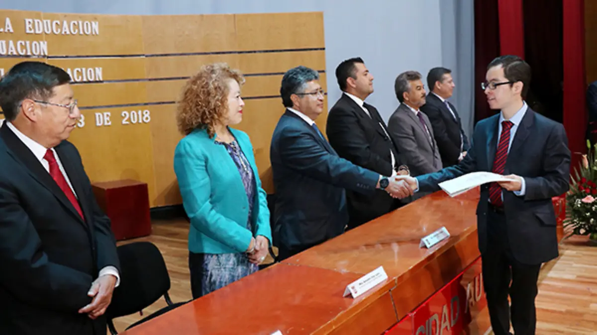 UAT-GRADUACIÓN
