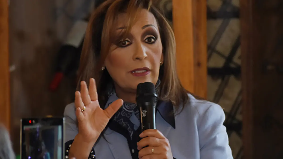LORENA-CUELLAR--(3)