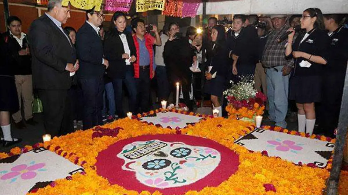 INAUGURÓ-2