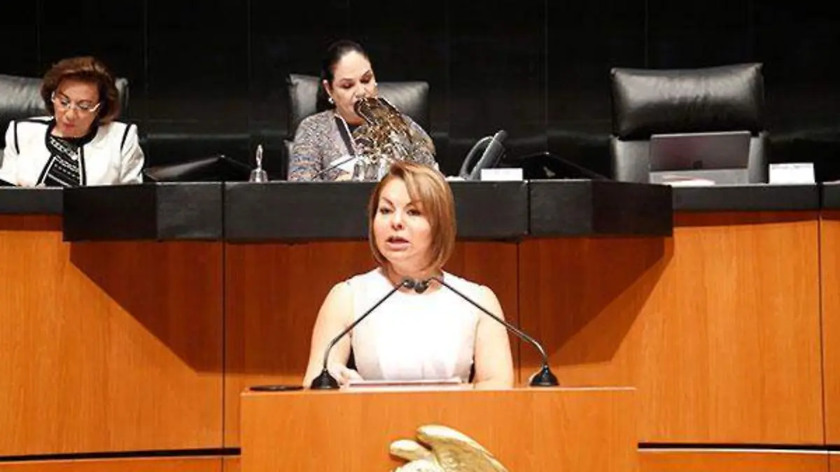 SENADORA
