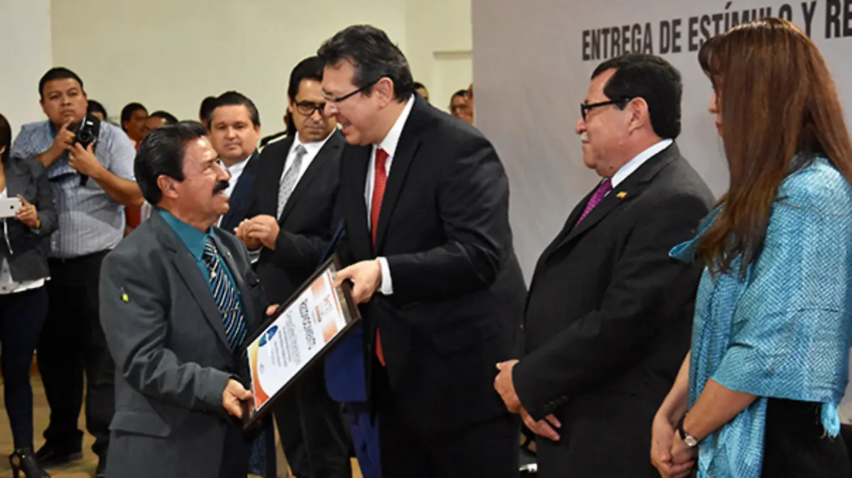 Reconocimiento-Profesores--(6)