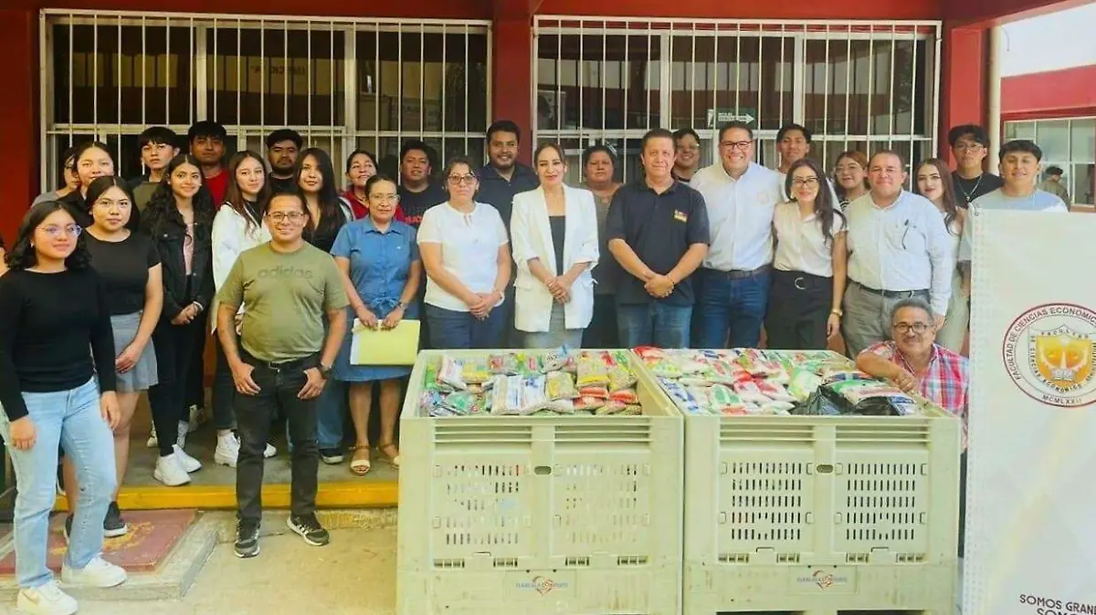 DONAN ALUMNOS UATX HAMBRE CERO