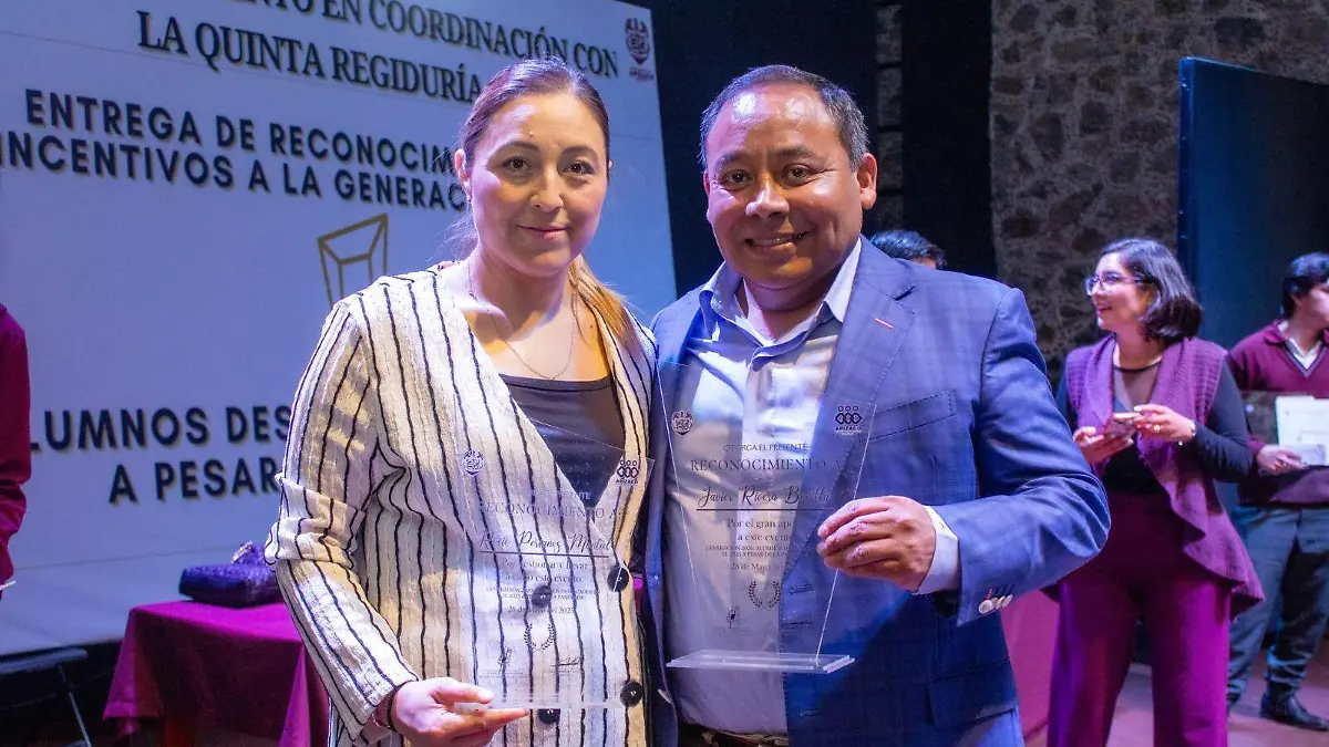 Reconocimiento a estudiantes Apizaco (1)