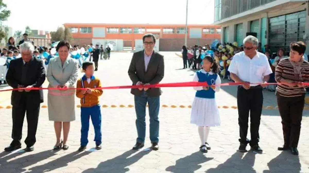 INAUGURAN-ACCESO-A-PRIMARIA-LUIS-G-SALAMANCA