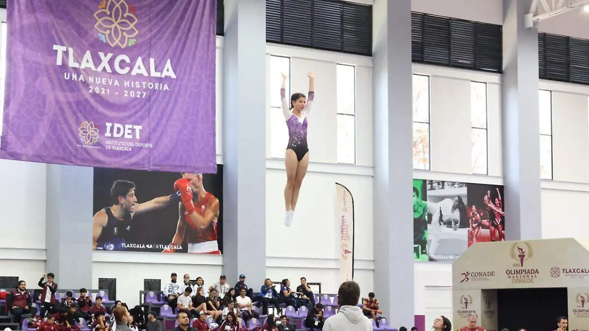 FRIDA VANESSA GIMNASTA DE TRAMPOLIN 4