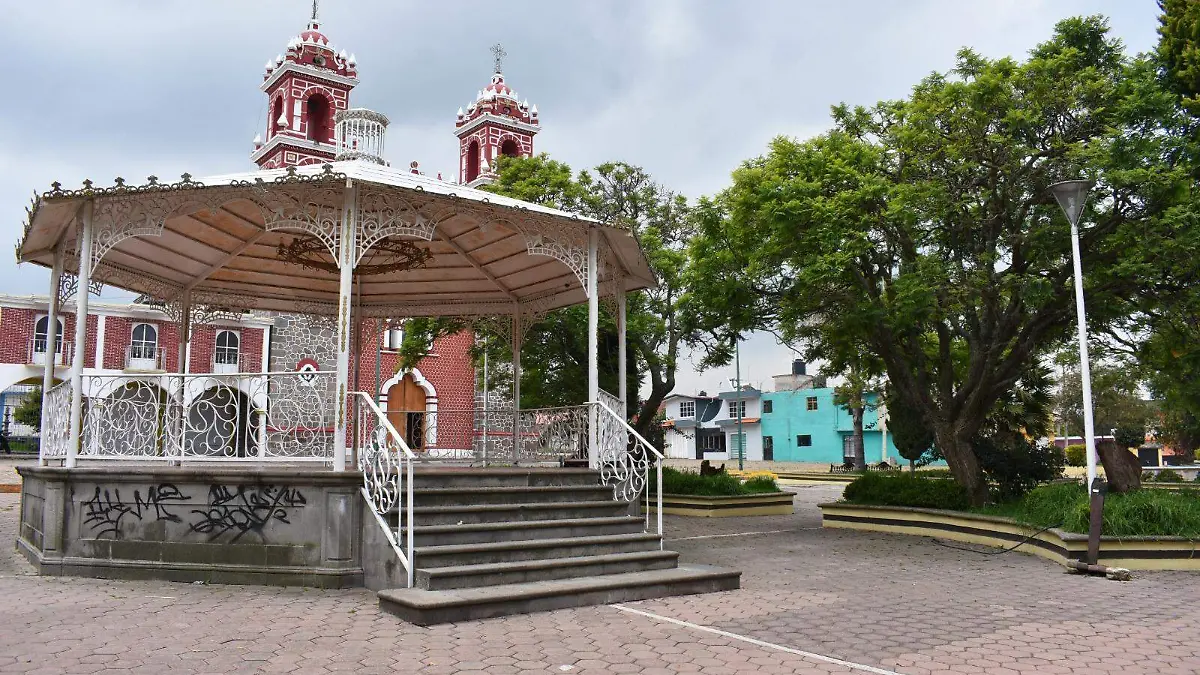 Ejidatarios de Muñoztla, Chiautempan, embargan tractor a excomisario 2